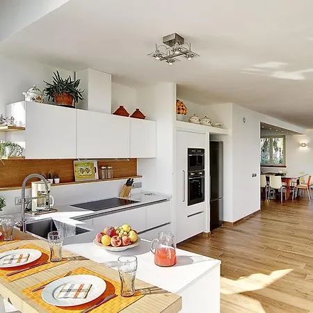 Sleeps 10 Pool Air Con Wifi Villa *
